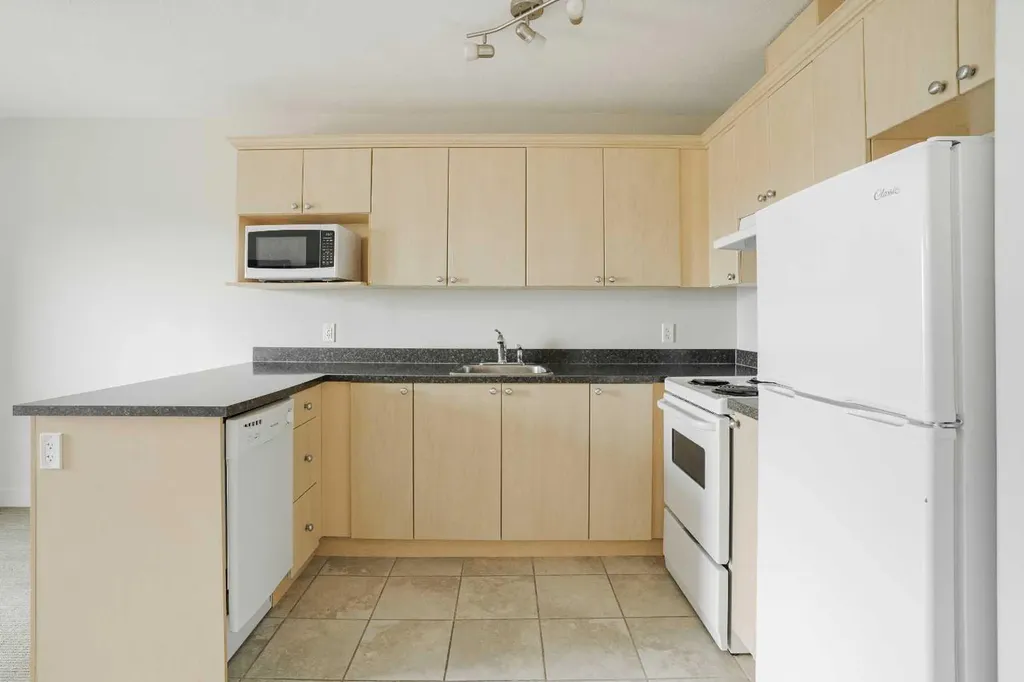 8528 Manning Avenue Fort Mcmurray AB T9H 5G2