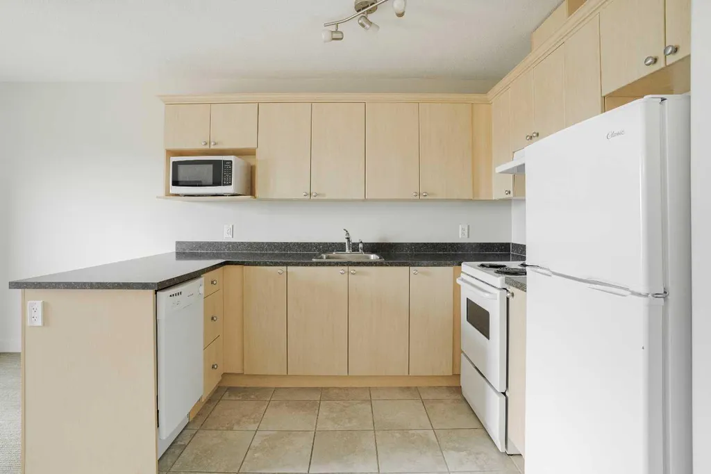 8528 Manning Avenue Fort Mcmurray AB T9H 5G2