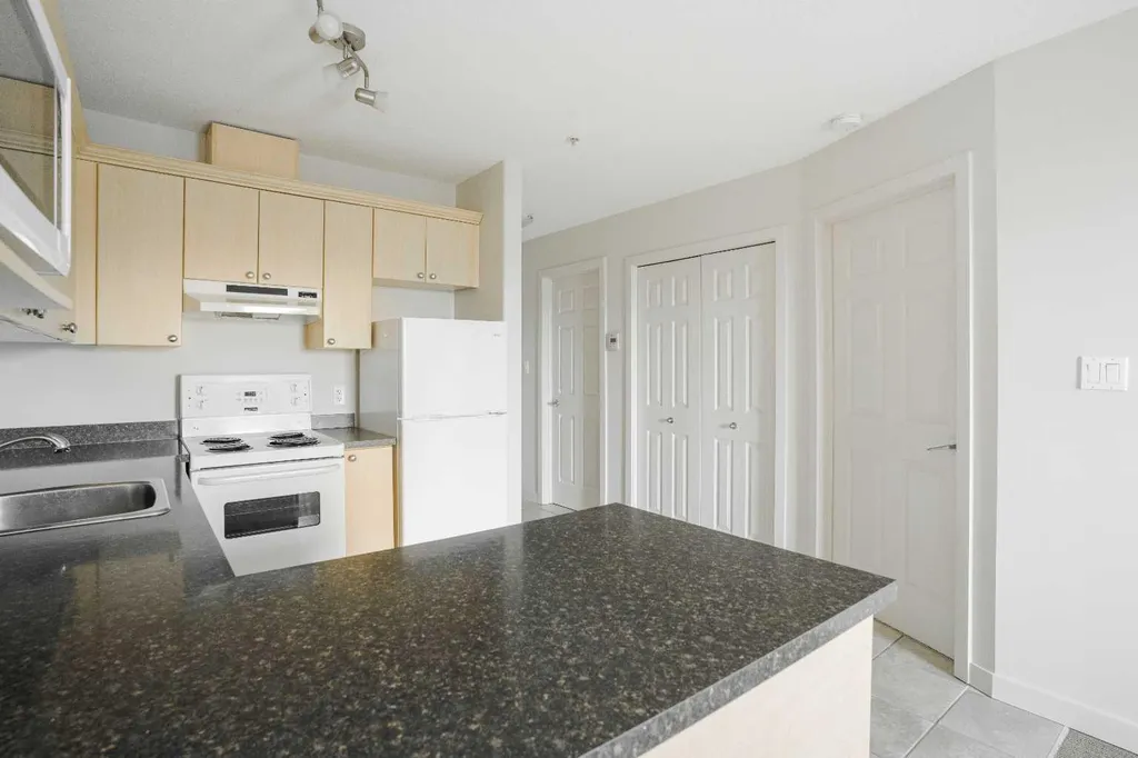 8528 Manning Avenue Fort Mcmurray AB T9H 5G2