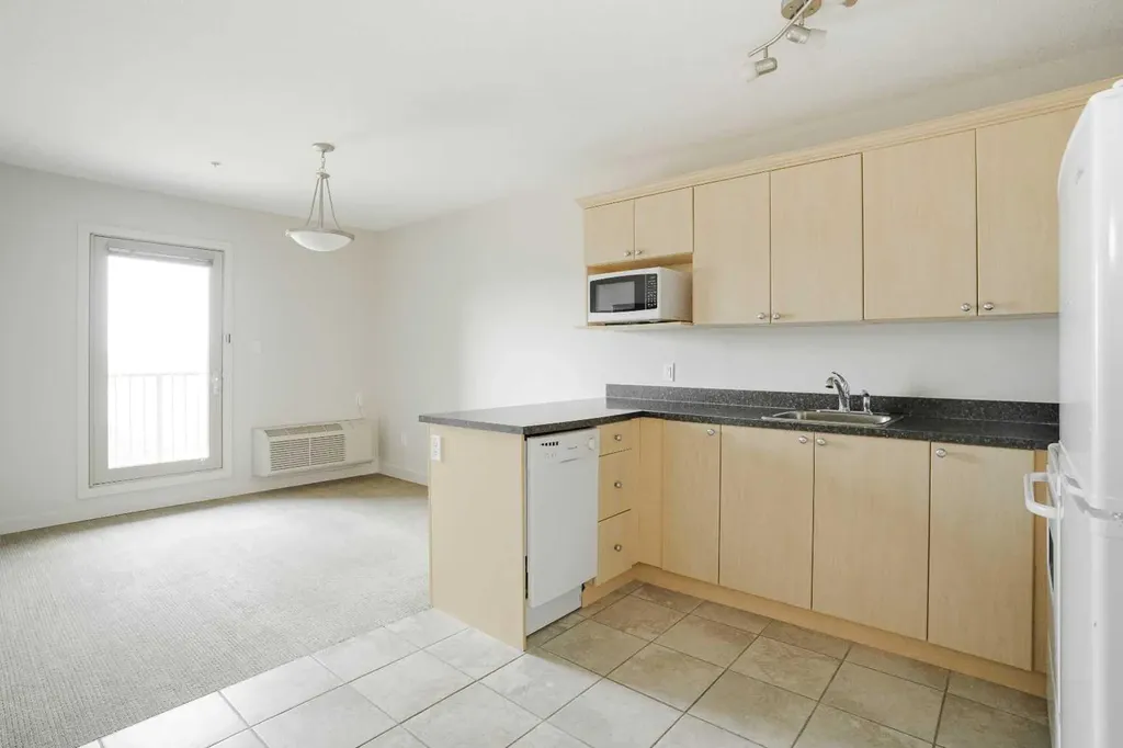 8528 Manning Avenue Fort Mcmurray AB T9H 5G2