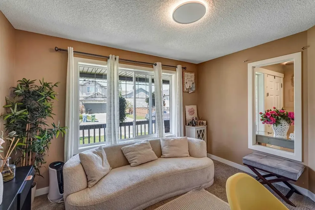 63 Everglen Rise SW Calgary AB T2Y 4Z4