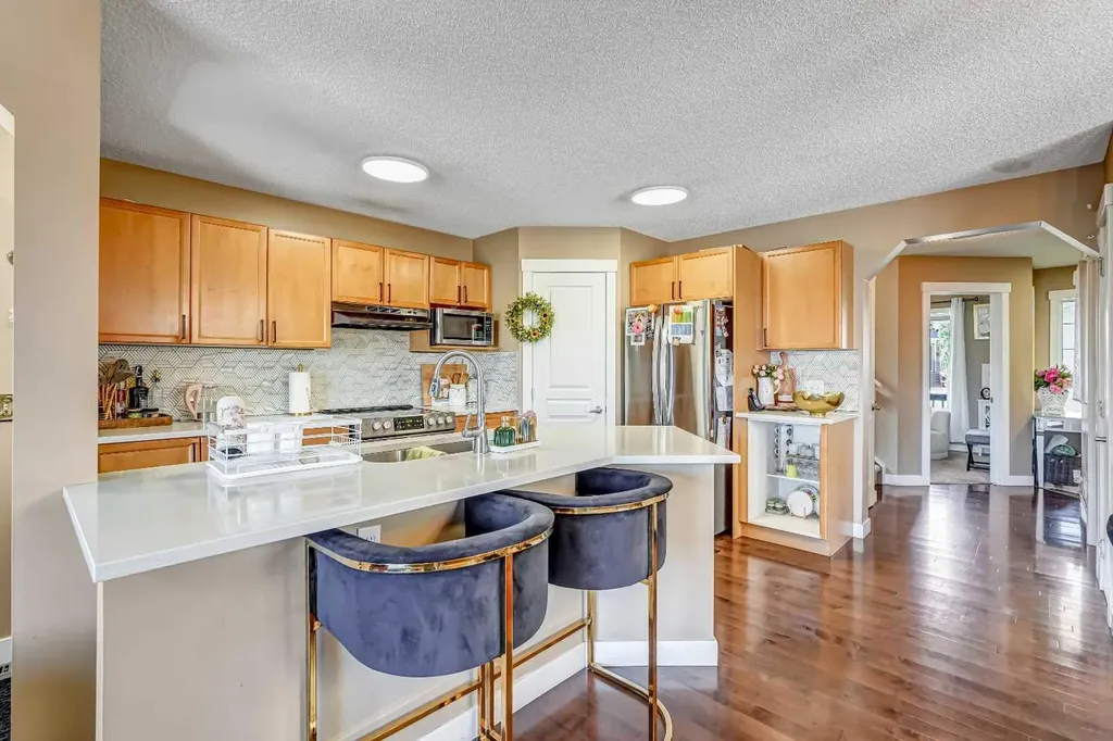 63 Everglen Rise SW Calgary AB T2Y 4Z4