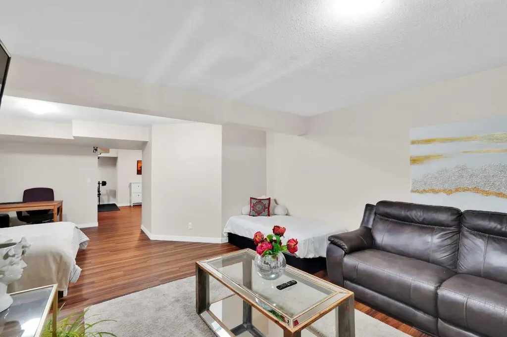 63 Everglen Rise SW Calgary AB T2Y 4Z4