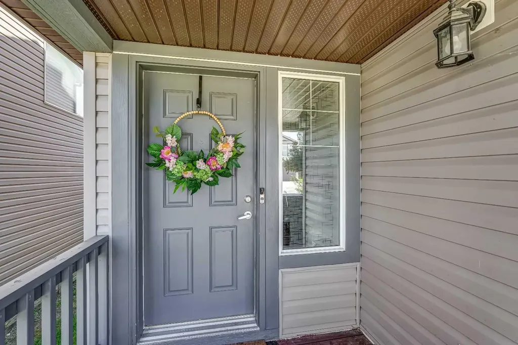 63 Everglen Rise SW Calgary AB T2Y 4Z4