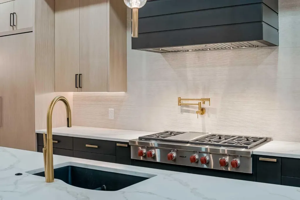1415 24 Street SW Calgary AB T3C 1H9