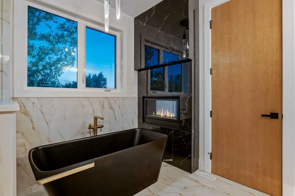 1415 24 Street SW Calgary AB T3C 1H9