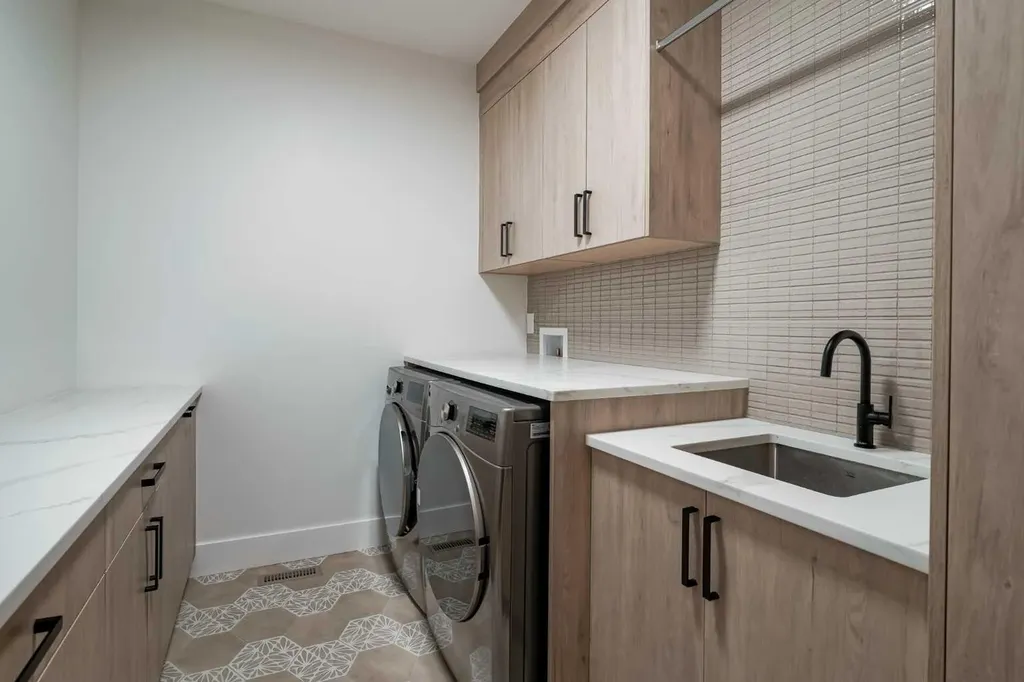 1415 24 Street SW Calgary AB T3C 1H9