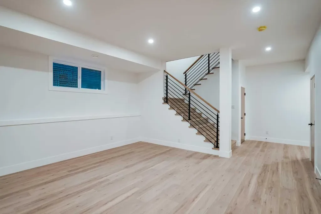 1415 24 Street SW Calgary AB T3C 1H9