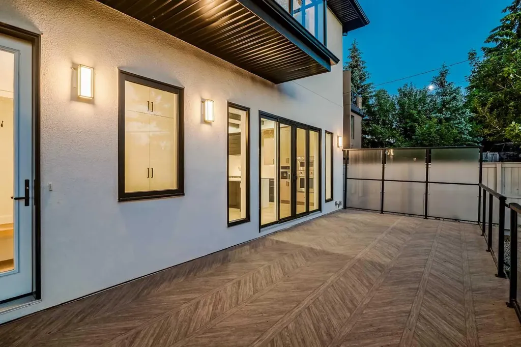 1415 24 Street SW Calgary AB T3C 1H9