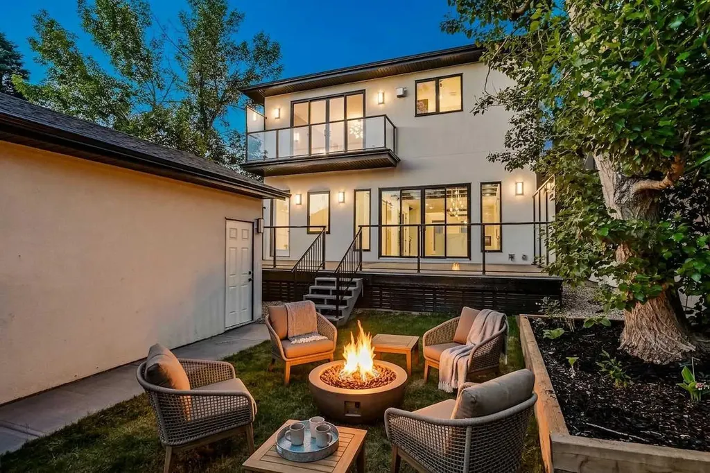 1415 24 Street SW Calgary AB T3C 1H9