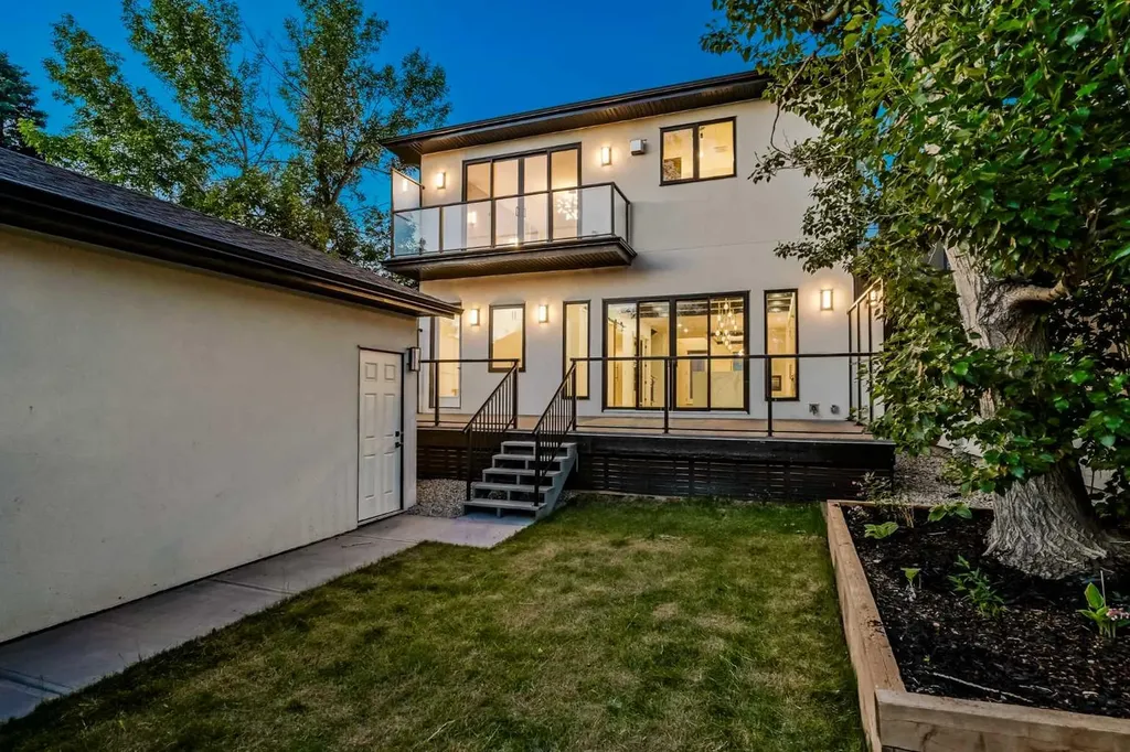1415 24 Street SW Calgary AB T3C 1H9