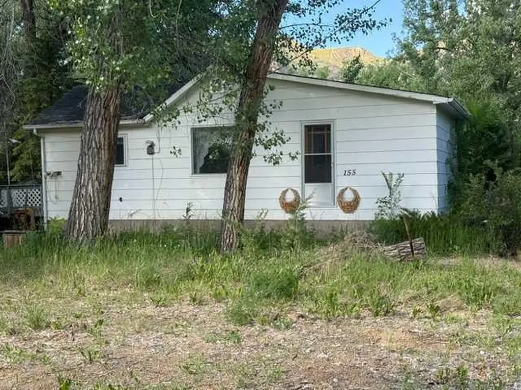 155 7 Street Drumheller AB T0J 1B0