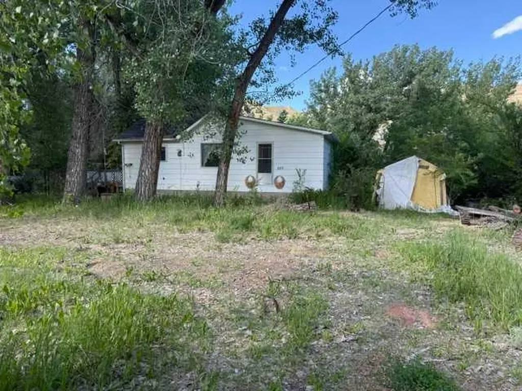 155 7 Street Drumheller AB T0J 1B0