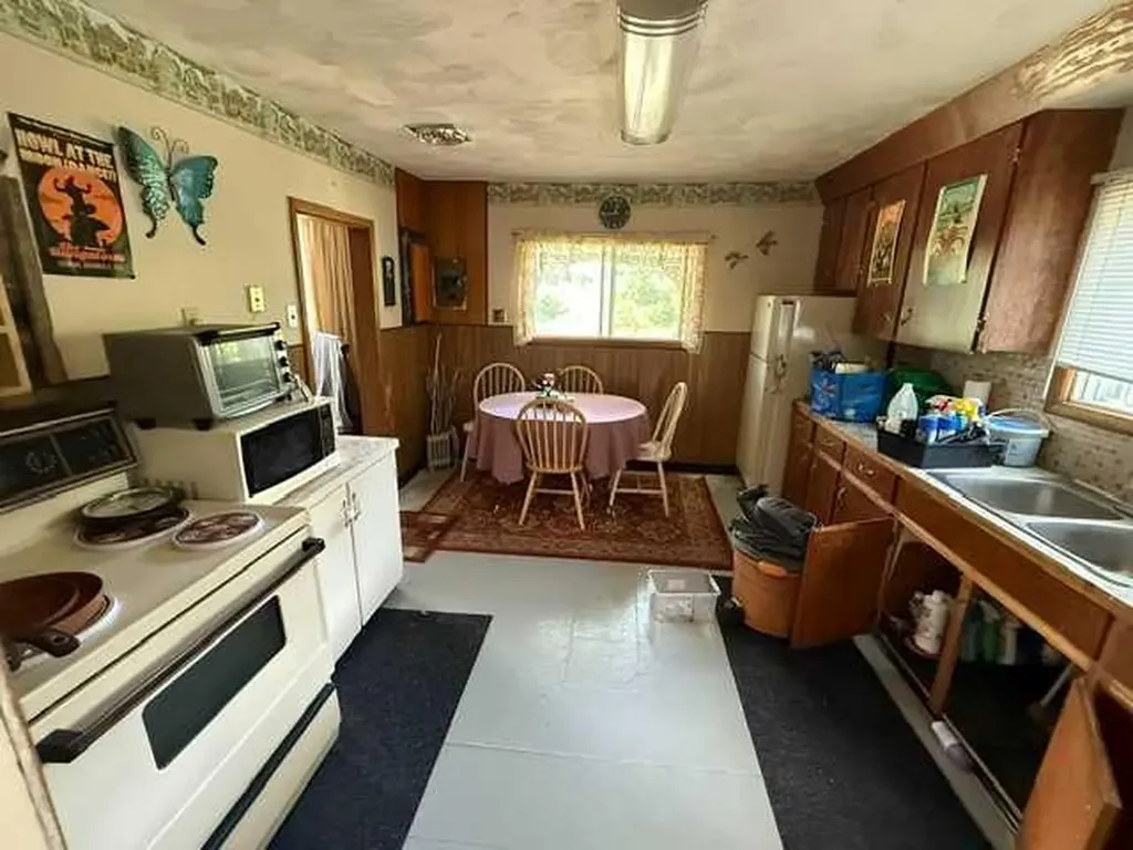 155 7 Street Drumheller AB T0J 1B0