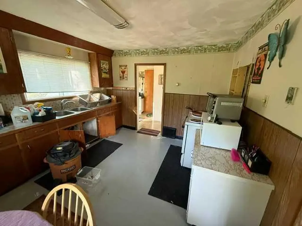 155 7 Street Drumheller AB T0J 1B0