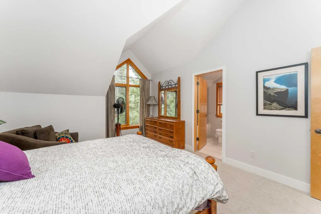 300 Eagle Terrace Road Canmore AB T1W 3E5