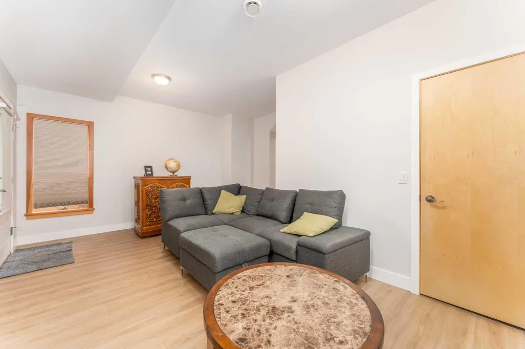 300 Eagle Terrace Road Canmore AB T1W 3E5