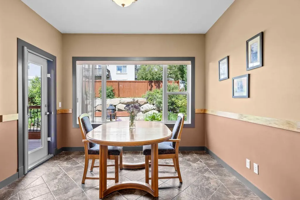 139 Tuscany Ridge Close NW Calgary AB T3L 2K6