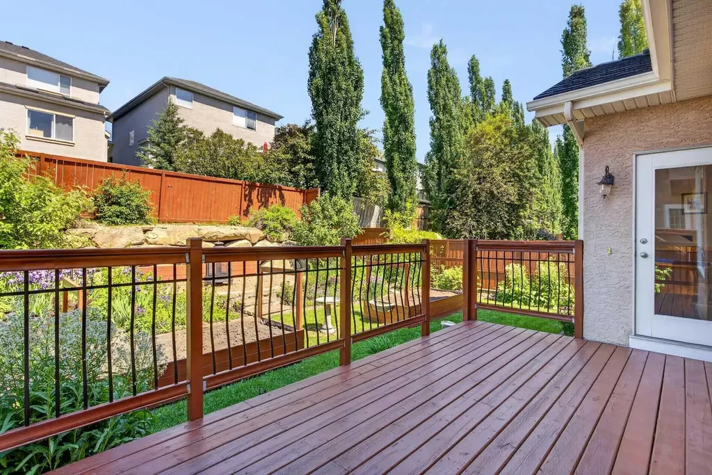 139 Tuscany Ridge Close NW Calgary AB T3L 2K6