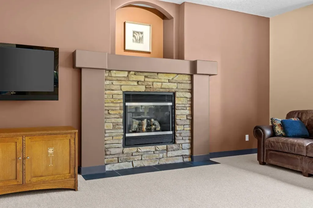 139 Tuscany Ridge Close NW Calgary AB T3L 2K6