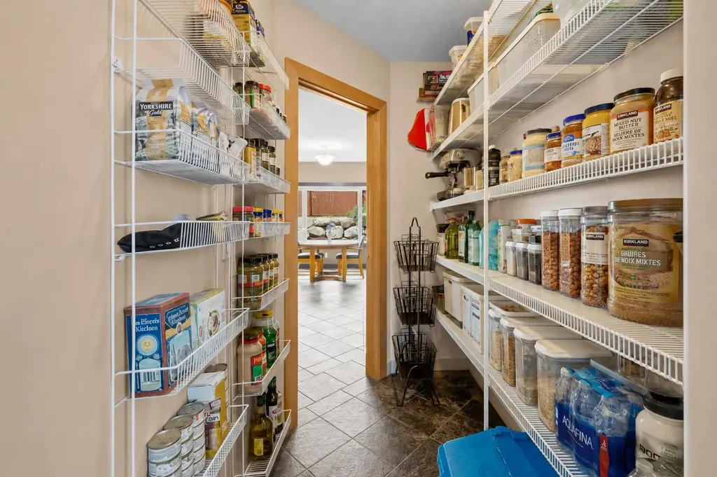 139 Tuscany Ridge Close NW Calgary AB T3L 2K6