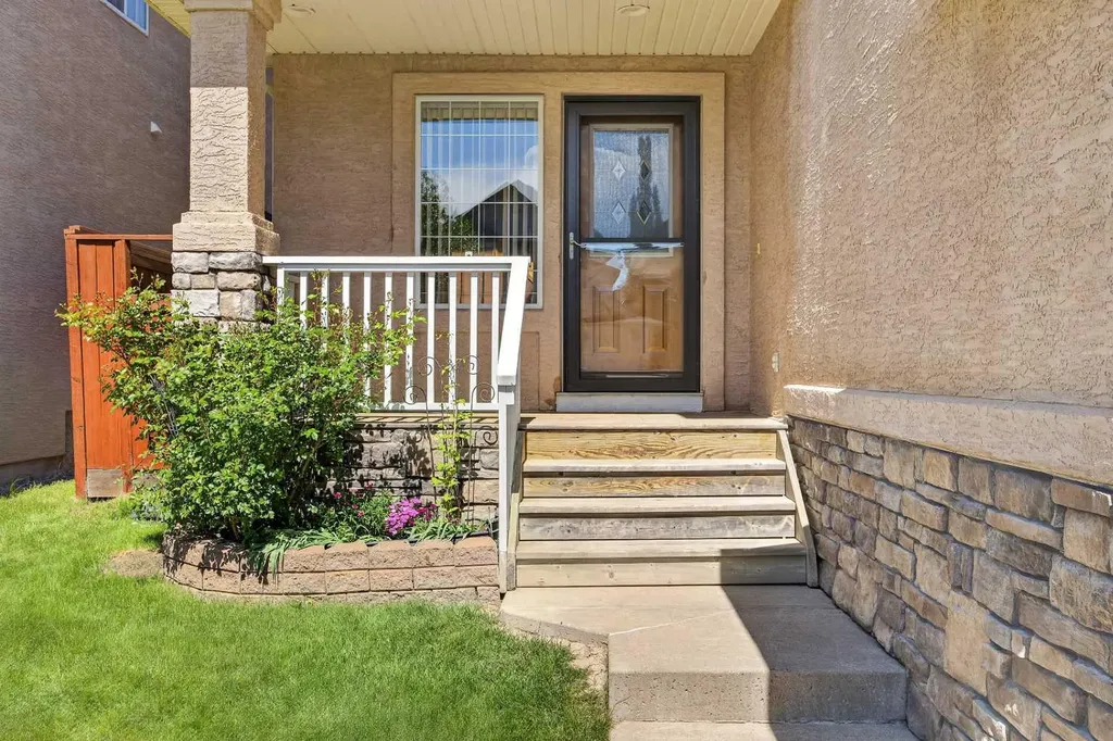 139 Tuscany Ridge Close NW Calgary AB T3L 2K6