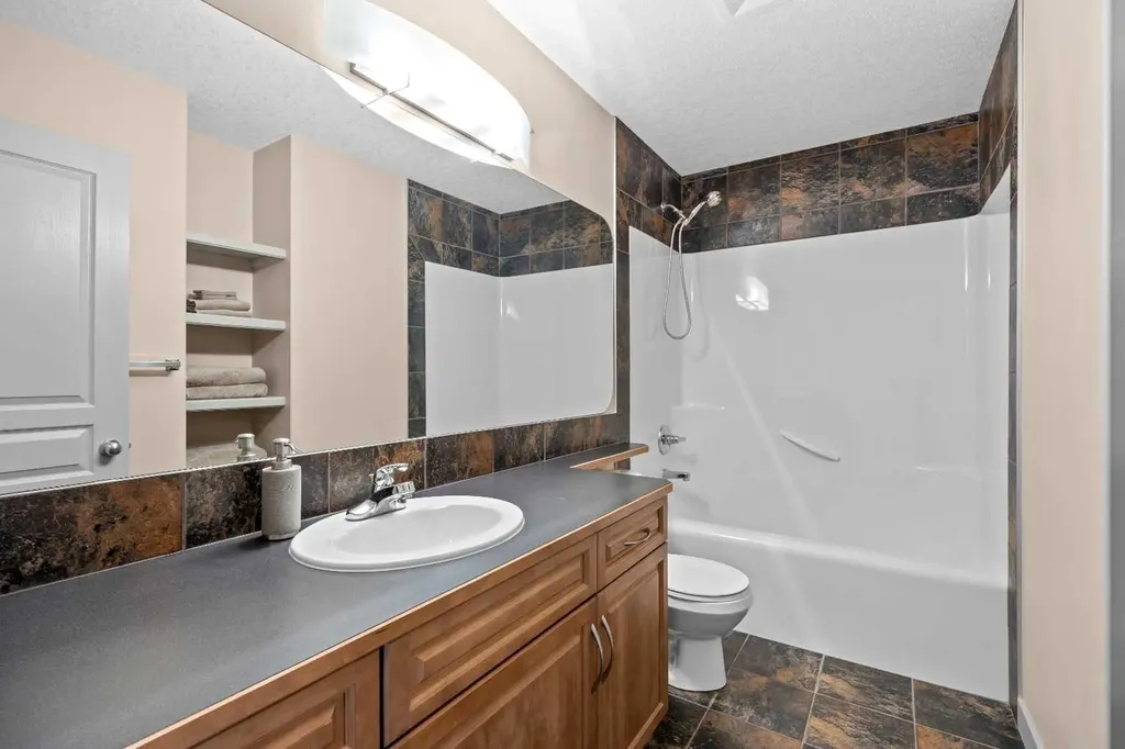139 Tuscany Ridge Close NW Calgary AB T3L 2K6