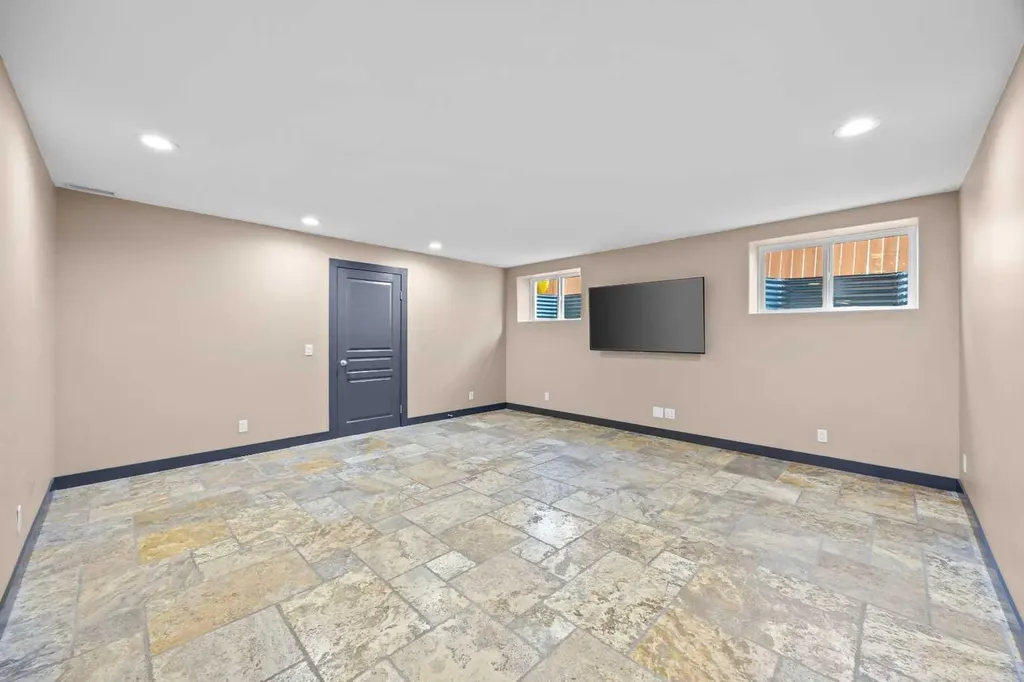 139 Tuscany Ridge Close NW Calgary AB T3L 2K6