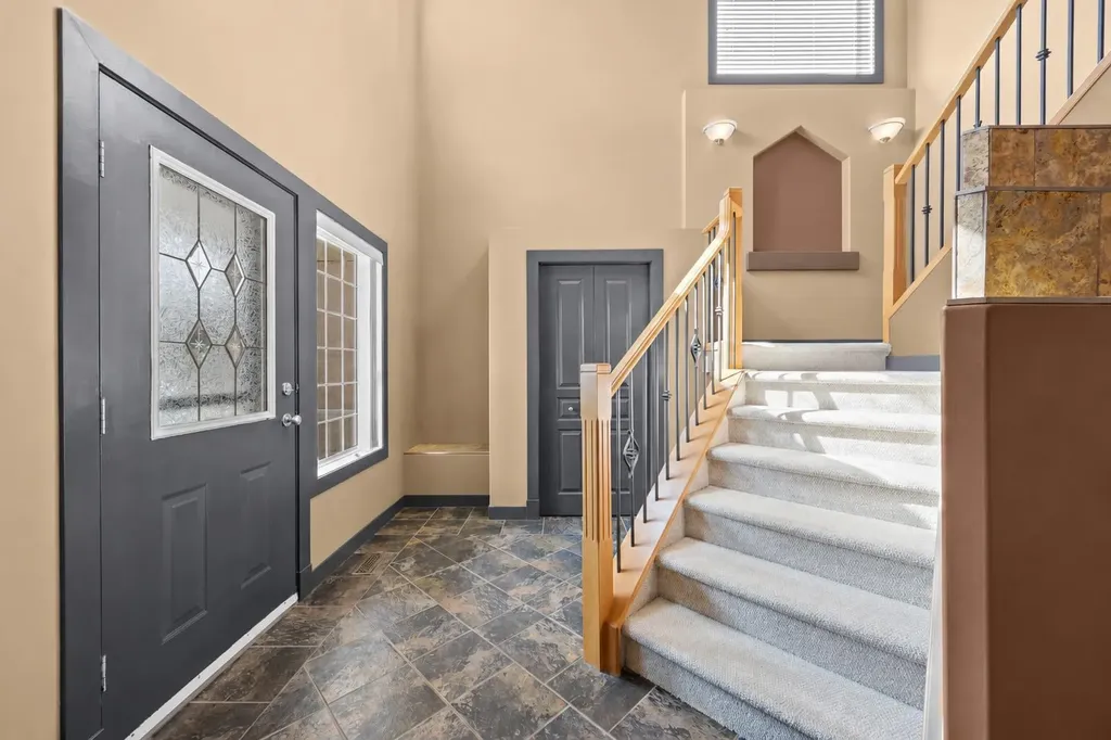 139 Tuscany Ridge Close NW Calgary AB T3L 2K6