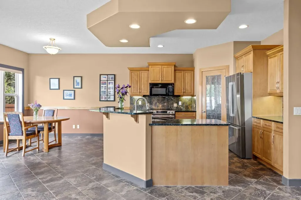 139 Tuscany Ridge Close NW Calgary AB T3L 2K6