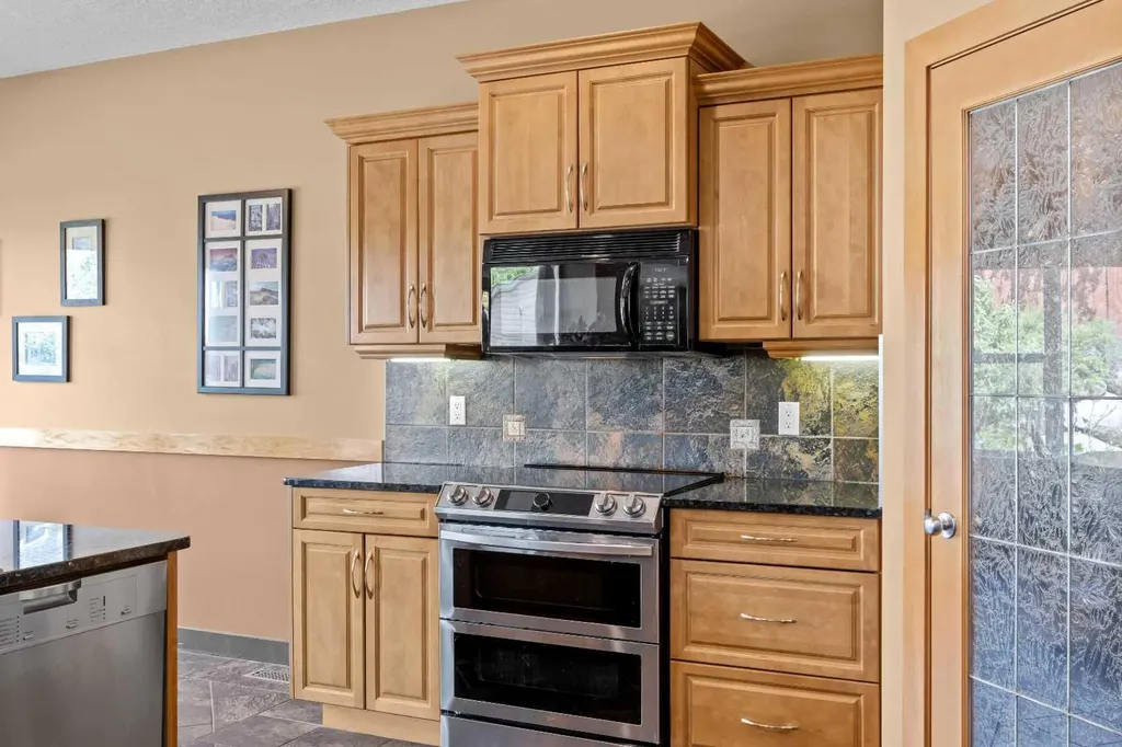 139 Tuscany Ridge Close NW Calgary AB T3L 2K6
