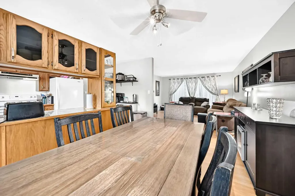 5328 38 Street Innisfail AB T4G 1E8