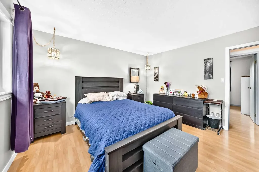 5328 38 Street Innisfail AB T4G 1E8