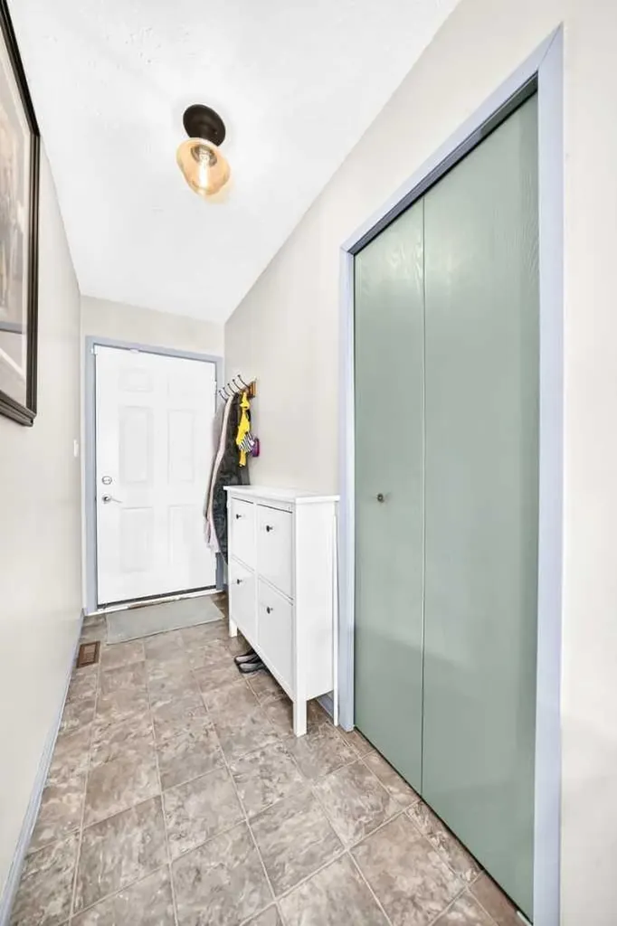 5328 38 Street Innisfail AB T4G 1E8