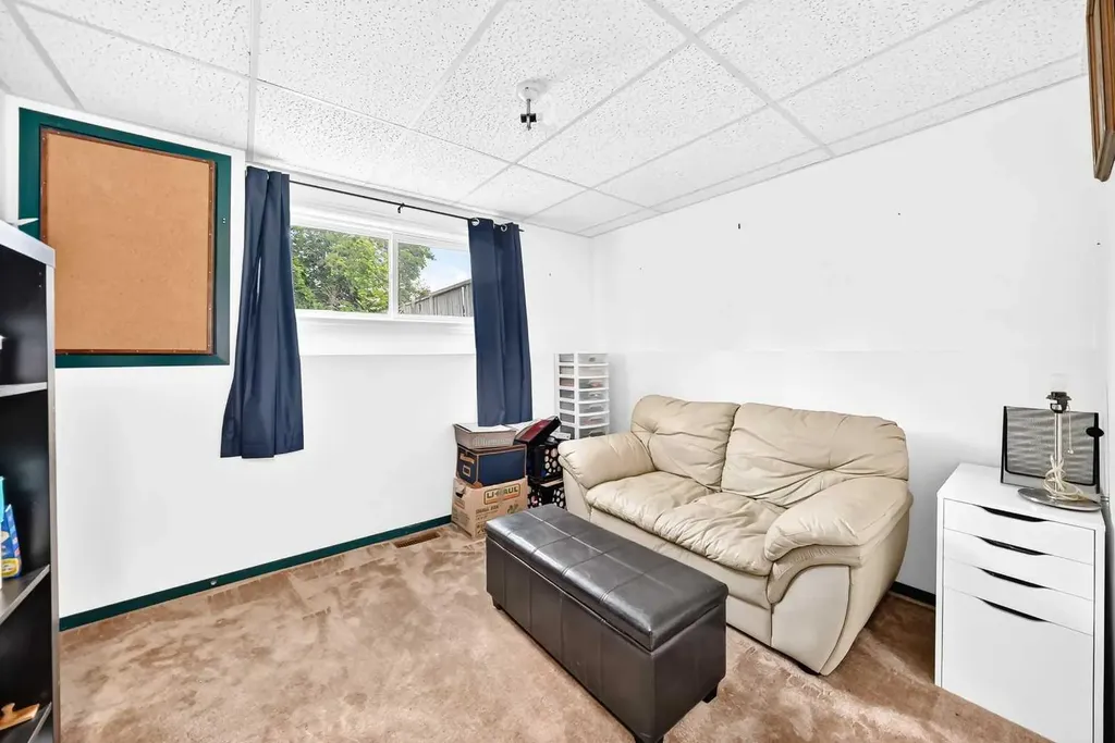 5328 38 Street Innisfail AB T4G 1E8