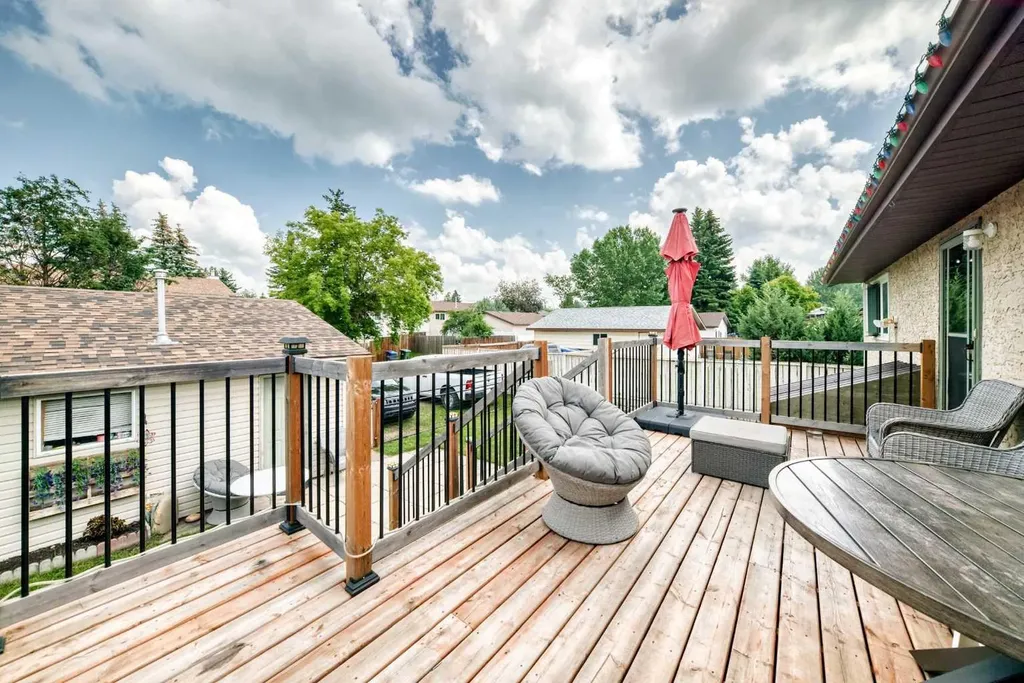 5328 38 Street Innisfail AB T4G 1E8