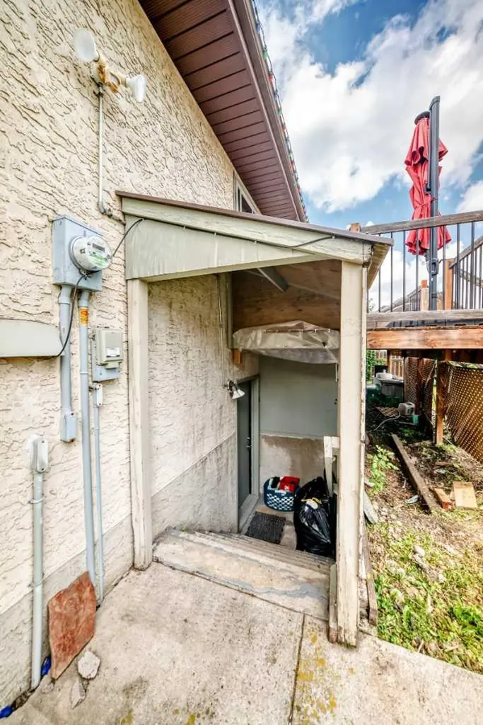 5328 38 Street Innisfail AB T4G 1E8