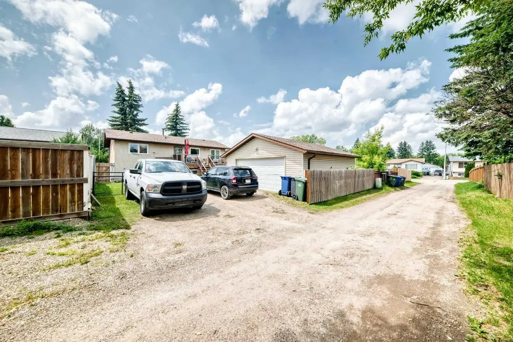 5328 38 Street Innisfail AB T4G 1E8