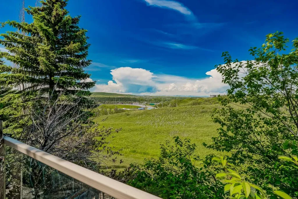 166 Scenic Ridge Crescent NW Calgary AB T3L 1V7