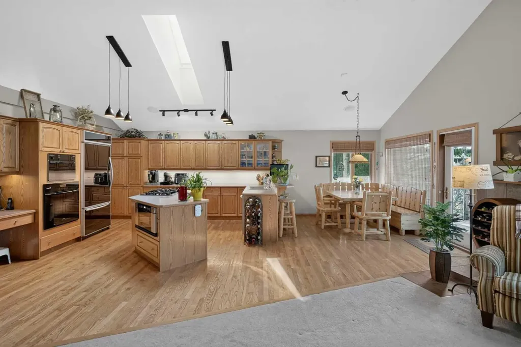 166 Scenic Ridge Crescent NW Calgary AB T3L 1V7