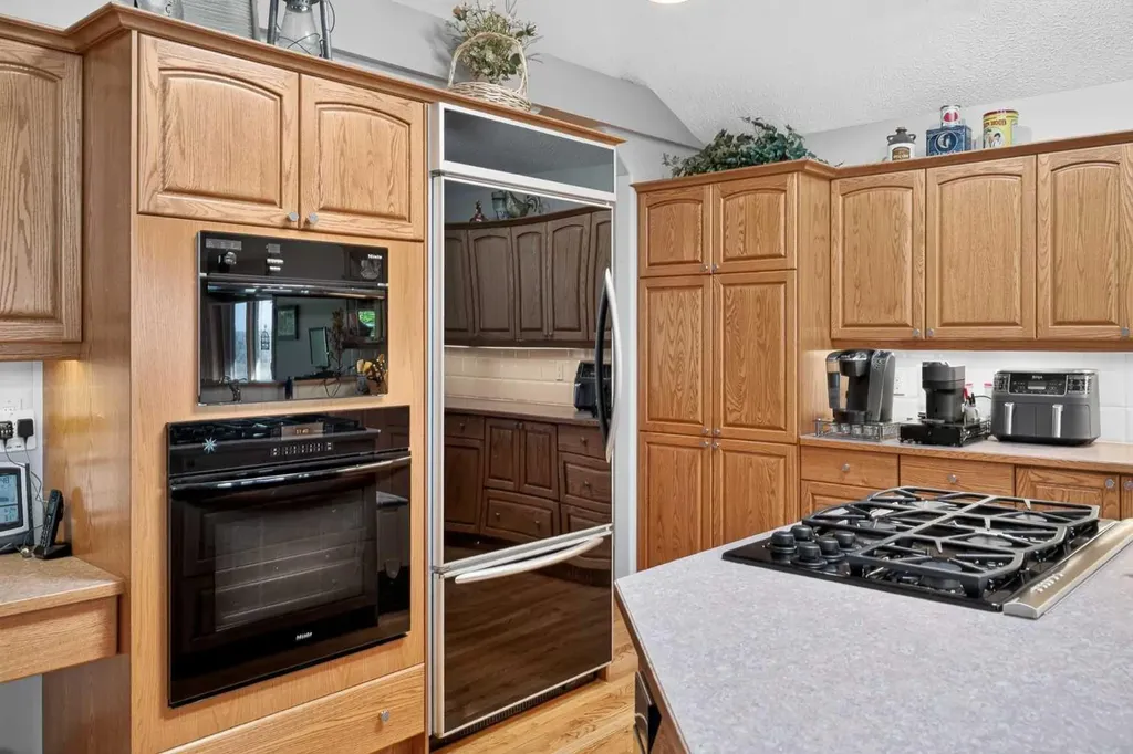 166 Scenic Ridge Crescent NW Calgary AB T3L 1V7