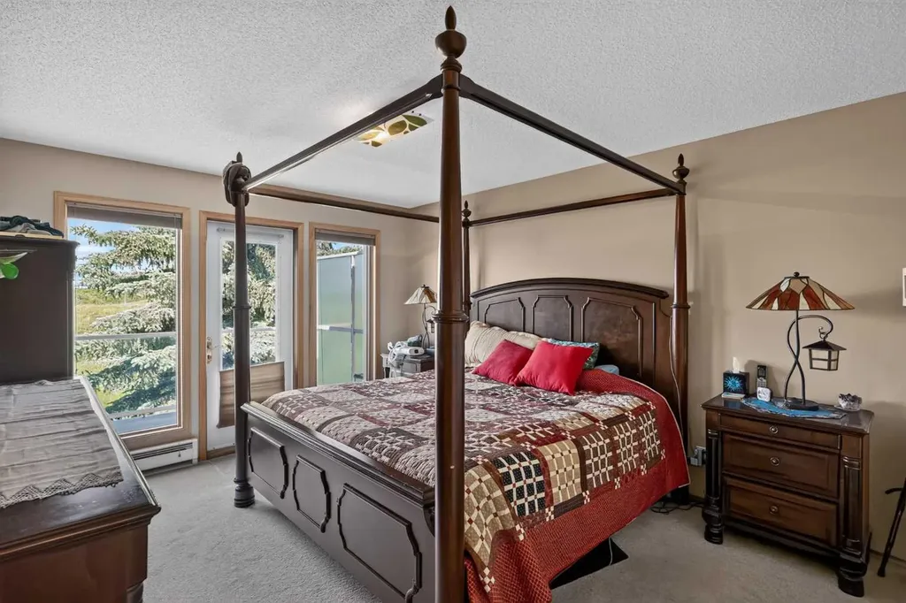 166 Scenic Ridge Crescent NW Calgary AB T3L 1V7