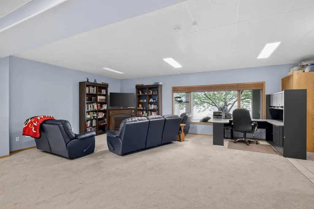 166 Scenic Ridge Crescent NW Calgary AB T3L 1V7