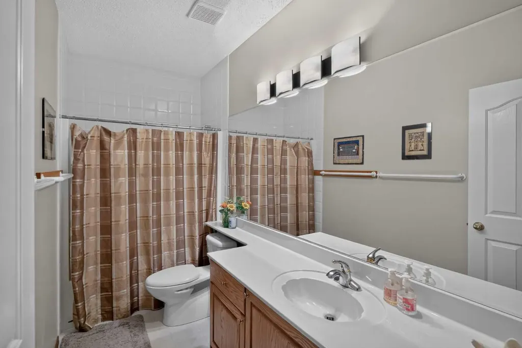 166 Scenic Ridge Crescent NW Calgary AB T3L 1V7