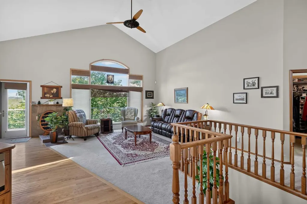166 Scenic Ridge Crescent NW Calgary AB T3L 1V7