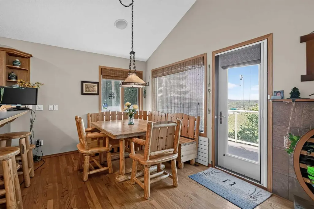 166 Scenic Ridge Crescent NW Calgary AB T3L 1V7