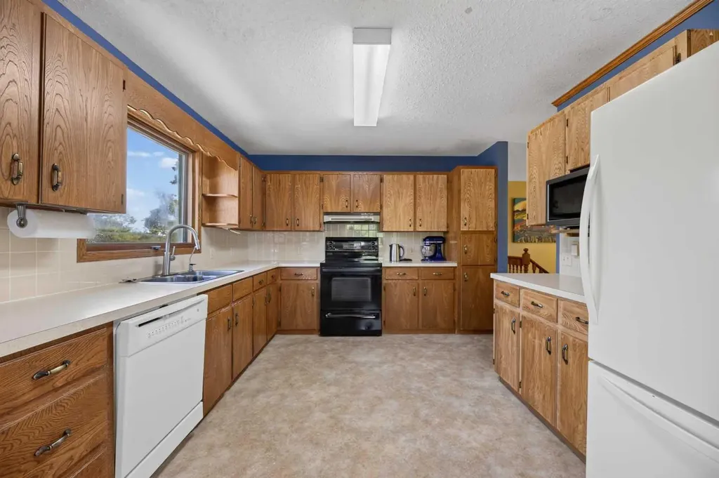 28224 Township Road 334 Rural Mountain View County AB T0M0K0