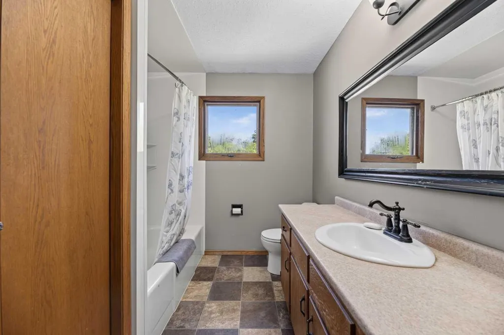 28224 Township Road 334 Rural Mountain View County AB T0M0K0