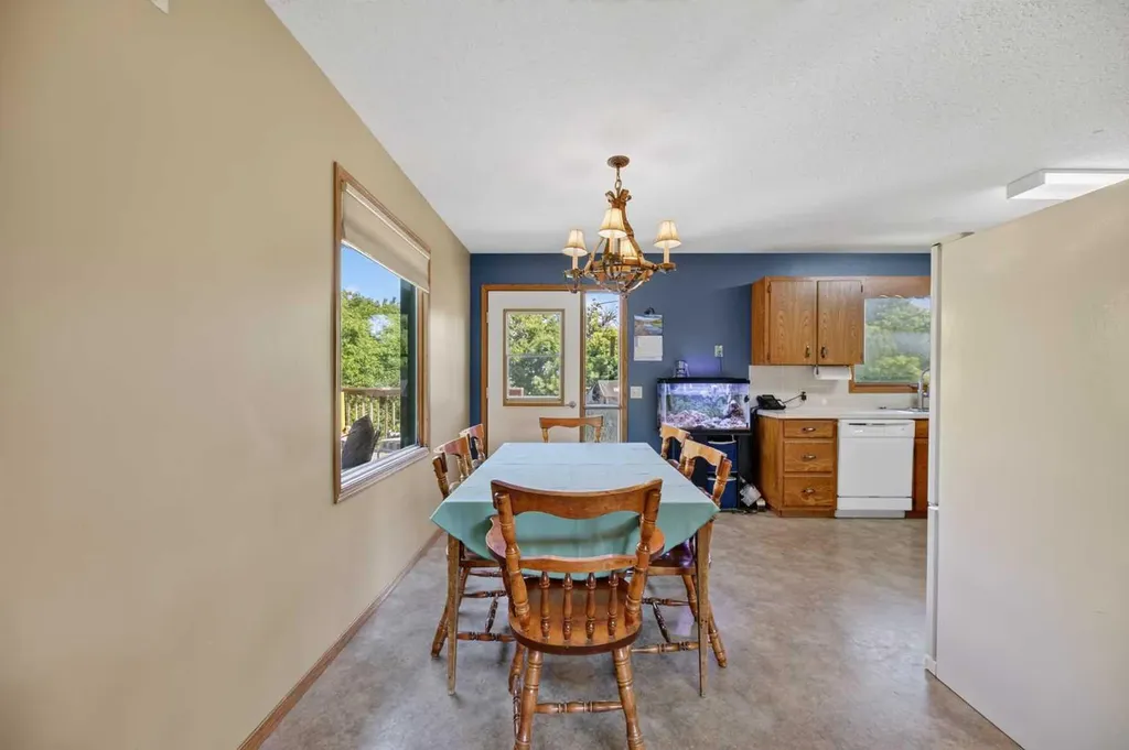 28224 Township Road 334 Rural Mountain View County AB T0M0K0