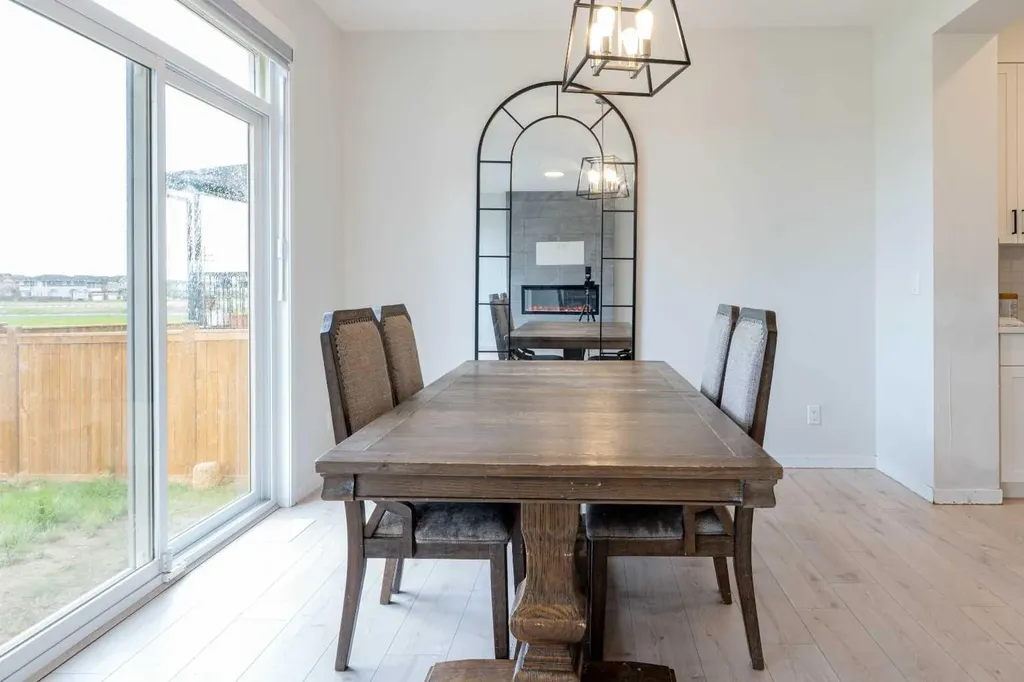 915 Corner Meadows Way NE Calgary AB T3N2C2